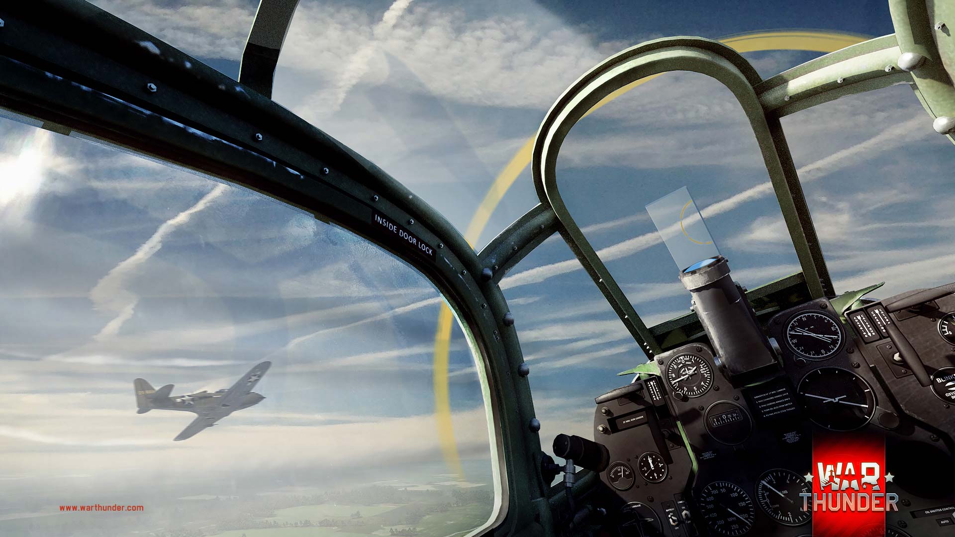 War Thunder: Planes engaging in a dogfight.